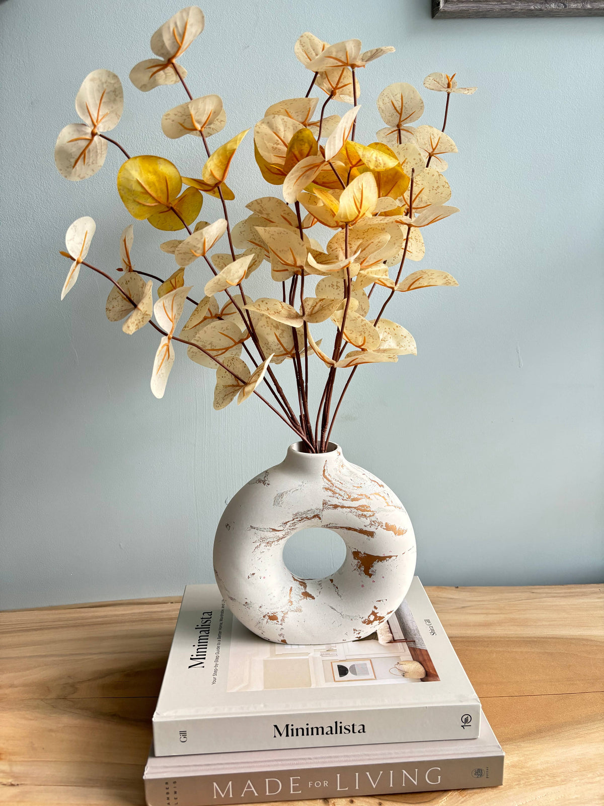 Donut Concrete Vase | Circular Hollow Vase: Black & Gold