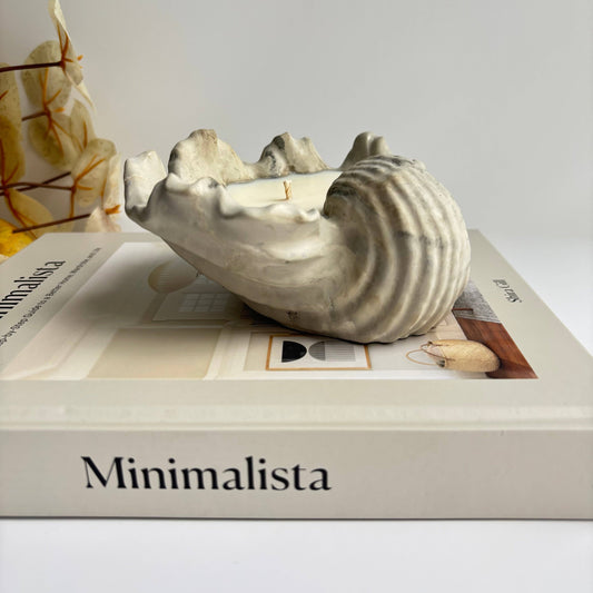 Shell Candle : Khaki Fusion Marble / Oakmoss & Amber