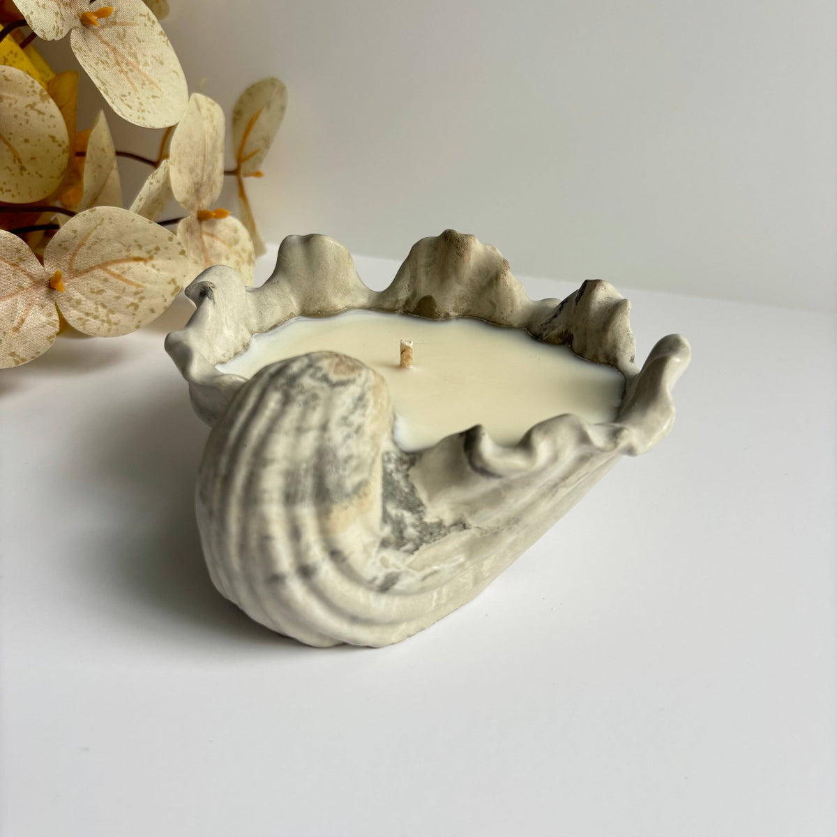 Shell Candle : Khaki Fusion Marble / Oakmoss & Amber